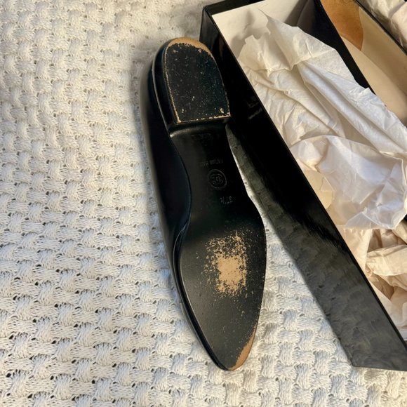 Vintage Chanel Chevreau Noir/Vernis Noir Almond Toe Flats - Picture 4 of 9